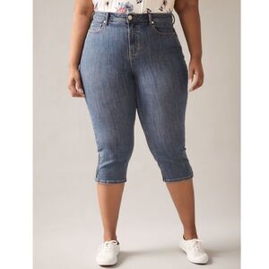 𝅺PENNINGTON’S Curvy Fit, Straight-Leg Blue Denim Capri - In Every Story Size 14
